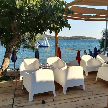Apartment Domenico - 50 M From The Sea Seget Donji