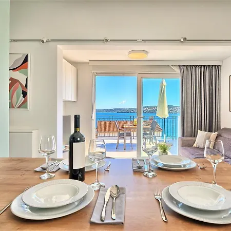 Apartment Domenico - 50 M From The Sea Seget Donji