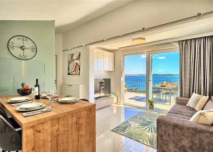 Domenico - 50 M From The Sea